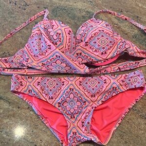 Vibrant Pink Patterned Bikini Set